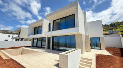 House T3 in Calheta of 324 m²