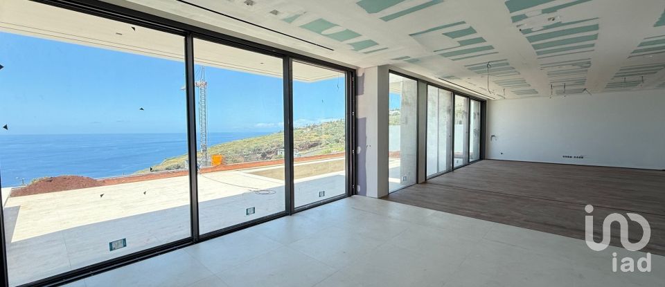 House T3 in Calheta of 324 m²