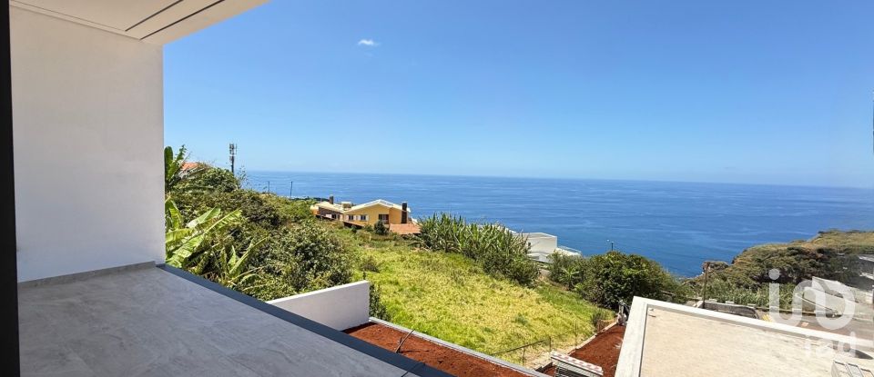 House T3 in Calheta of 324 m²
