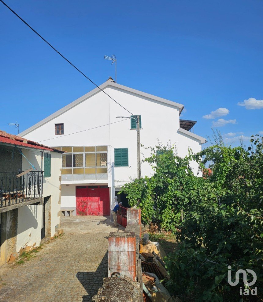 Casa T3 em Parada e Faílde de 128 m²
