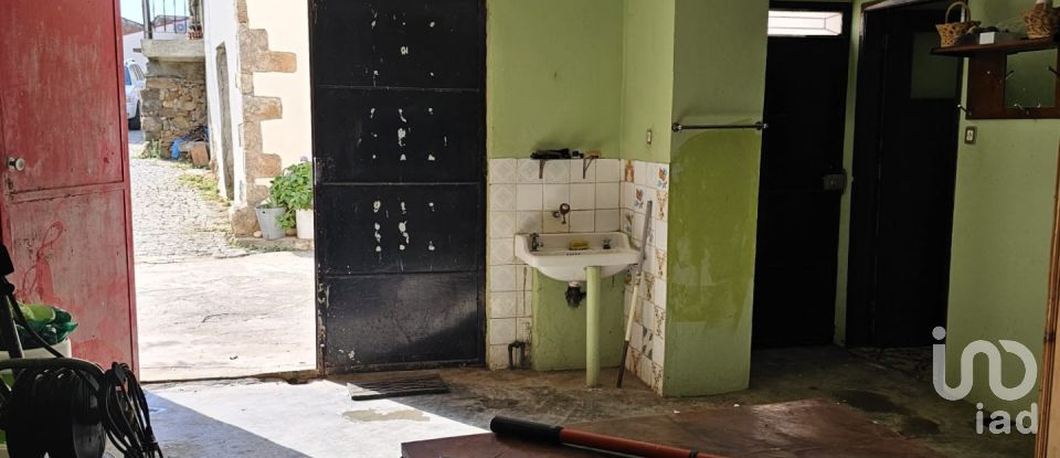 Casa T3 em Parada e Faílde de 128 m²