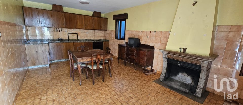 Casa T3 em Parada e Faílde de 128 m²