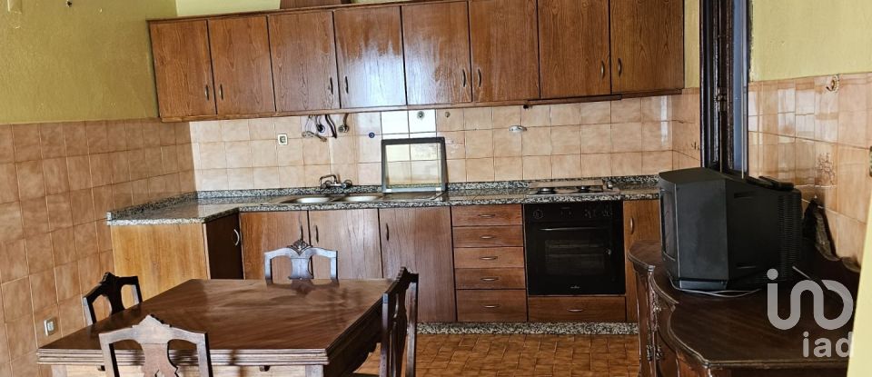 Casa T3 em Parada e Faílde de 128 m²