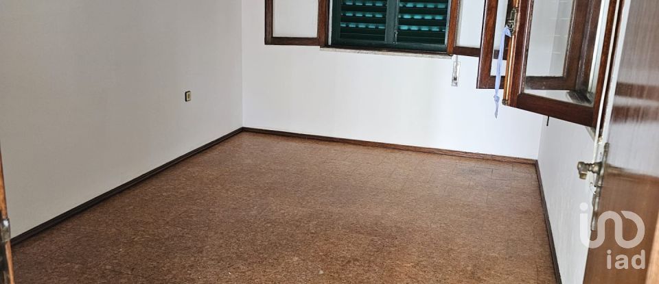 Casa T3 em Parada e Faílde de 128 m²