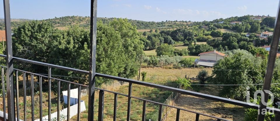 Casa T3 em Parada e Faílde de 128 m²