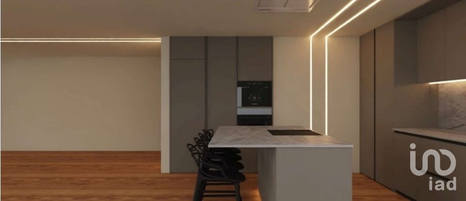 House T3 in Areosa of 162 m²