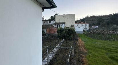House T4 in Lobrigos (São Miguel e São João Baptista) e Sanhoane of 84 m²