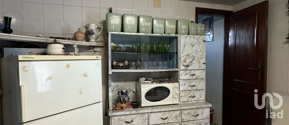 House T4 in Lobrigos (São Miguel e São João Baptista) e Sanhoane of 84 m²