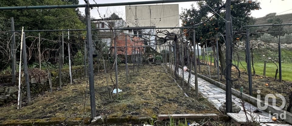 House T4 in Lobrigos (São Miguel e São João Baptista) e Sanhoane of 84 m²