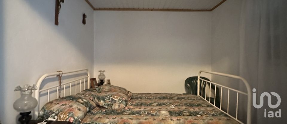 House T4 in Lobrigos (São Miguel e São João Baptista) e Sanhoane of 84 m²