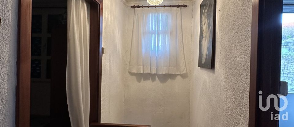 House T4 in Lobrigos (São Miguel e São João Baptista) e Sanhoane of 84 m²