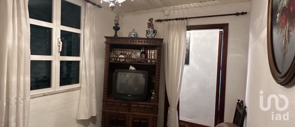 House T4 in Lobrigos (São Miguel e São João Baptista) e Sanhoane of 84 m²