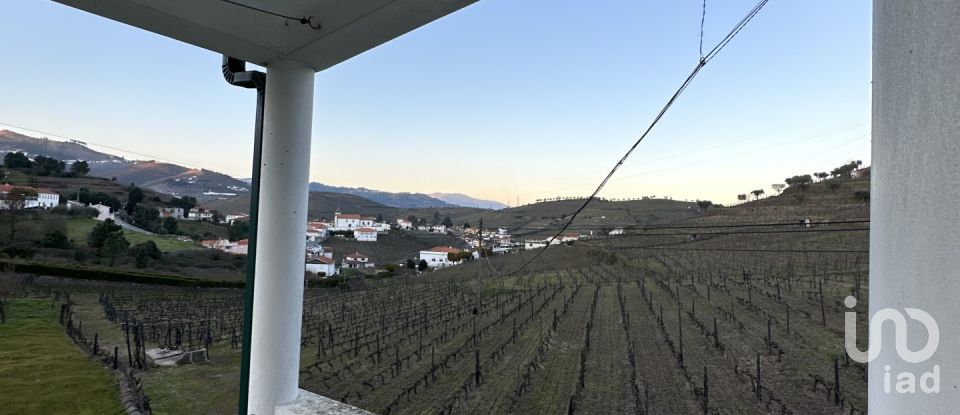 House T4 in Lobrigos (São Miguel e São João Baptista) e Sanhoane of 84 m²