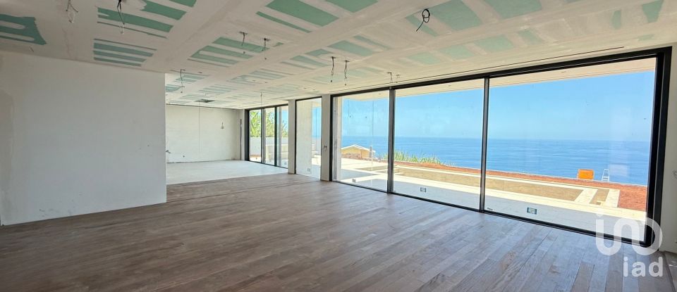 House T3 in Calheta of 324 m²