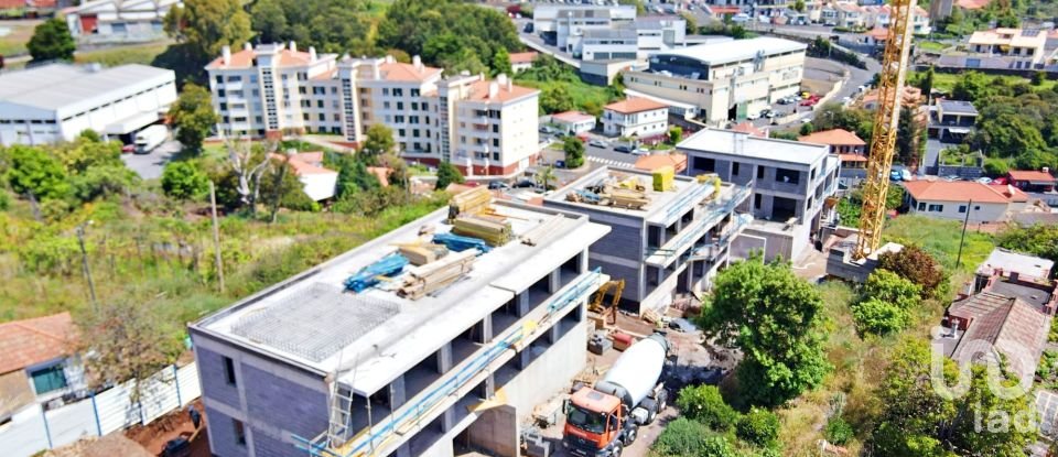 House T3 in Caniço of 221 m²