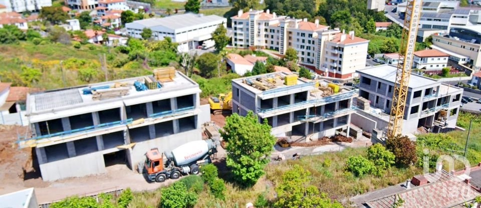 House T3 in Caniço of 221 m²