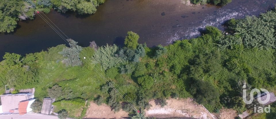 Terrain à Sarzedo de 1 002 m²