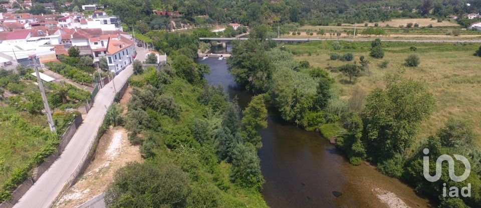 Terrain à Sarzedo de 1 002 m²