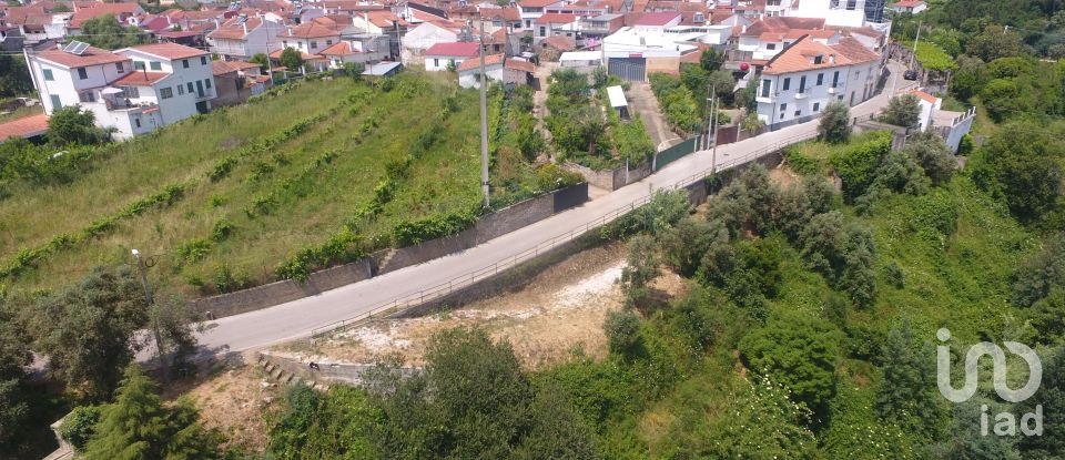 Terrain à Sarzedo de 1 002 m²