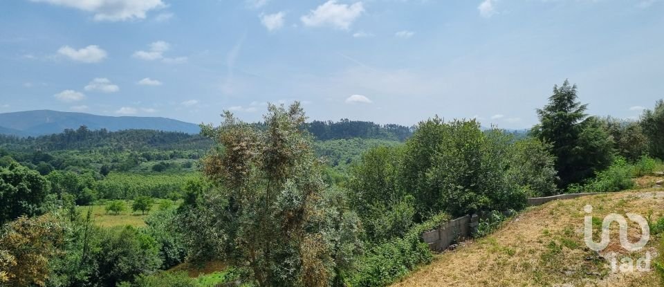 Terrain à Sarzedo de 1 002 m²