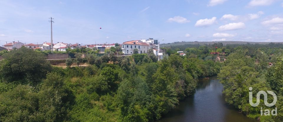 Terrain à Sarzedo de 1 002 m²