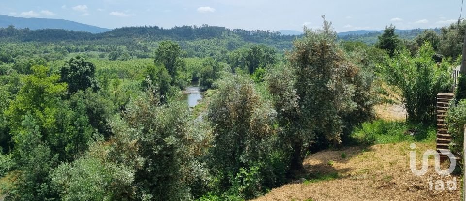 Terrain à Sarzedo de 1 002 m²