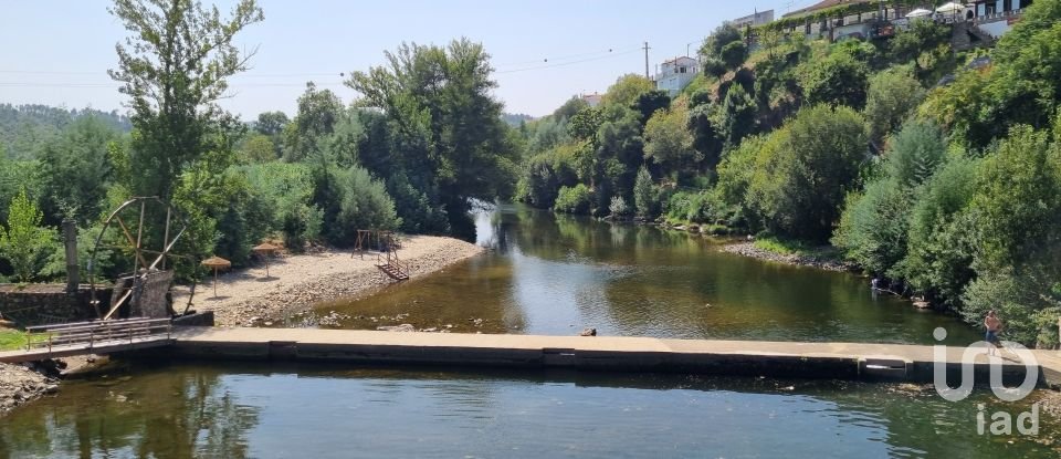 Terrain à Sarzedo de 1 002 m²