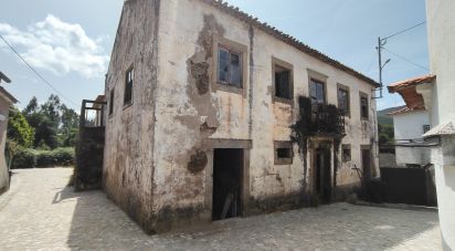 Maison T4 à Castanheira de Pêra e Coentral de 286 m²