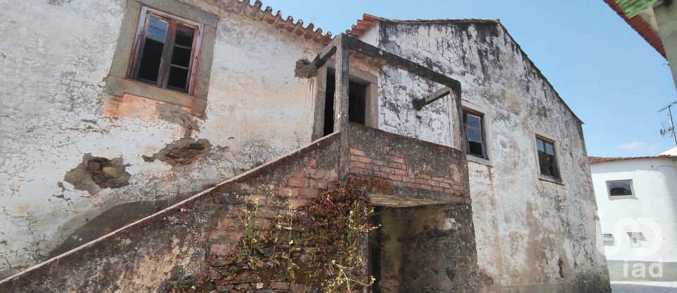 House T4 in Castanheira de Pêra e Coentral of 286 m²