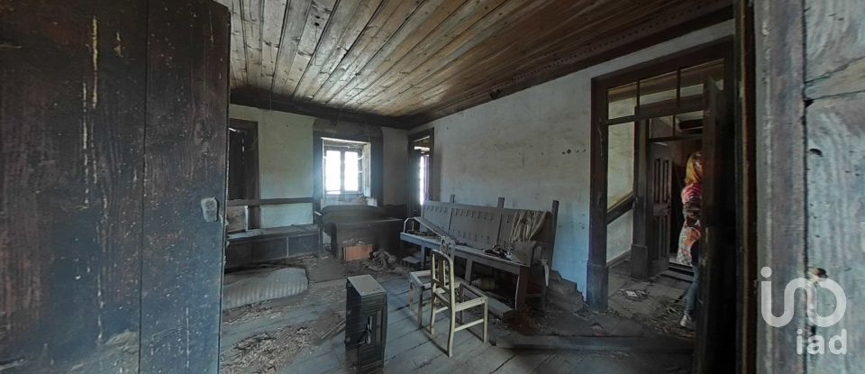 House T4 in Castanheira de Pêra e Coentral of 286 m²