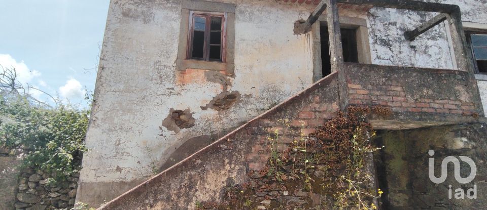 House T4 in Castanheira de Pêra e Coentral of 286 m²