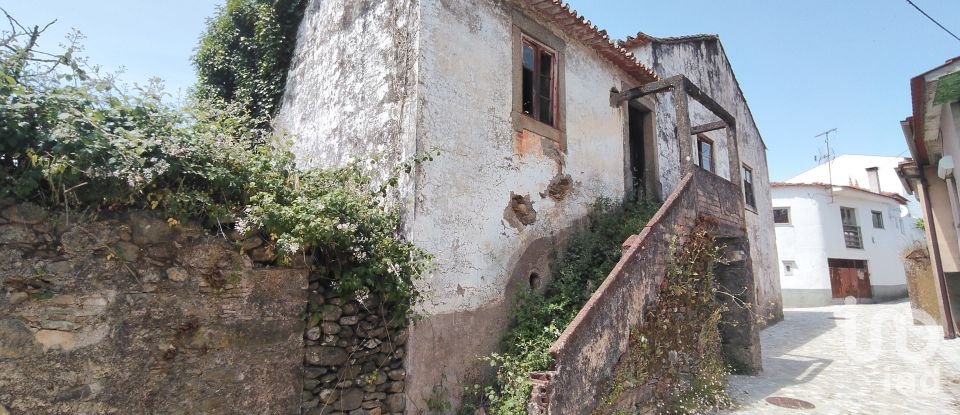 House T4 in Castanheira de Pêra e Coentral of 286 m²