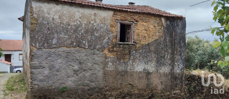 Village house T0 in Castanheira de Pêra e Coentral of 44 m²