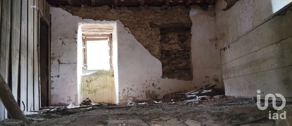 Village house T0 in Castanheira de Pêra e Coentral of 44 m²