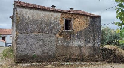 Maison de village T0 à Castanheira de Pêra e Coentral de 44 m²