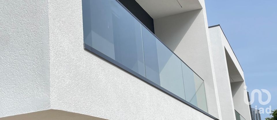 House T3 in Barcelos, Vila Boa e Vila Frescainha (São Martinho e São Pedro) of 176 m²