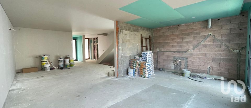 House T3 in Barcelos, Vila Boa e Vila Frescainha (São Martinho e São Pedro) of 176 m²