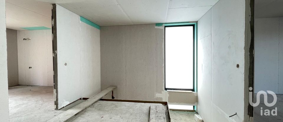 House T3 in Barcelos, Vila Boa e Vila Frescainha (São Martinho e São Pedro) of 176 m²