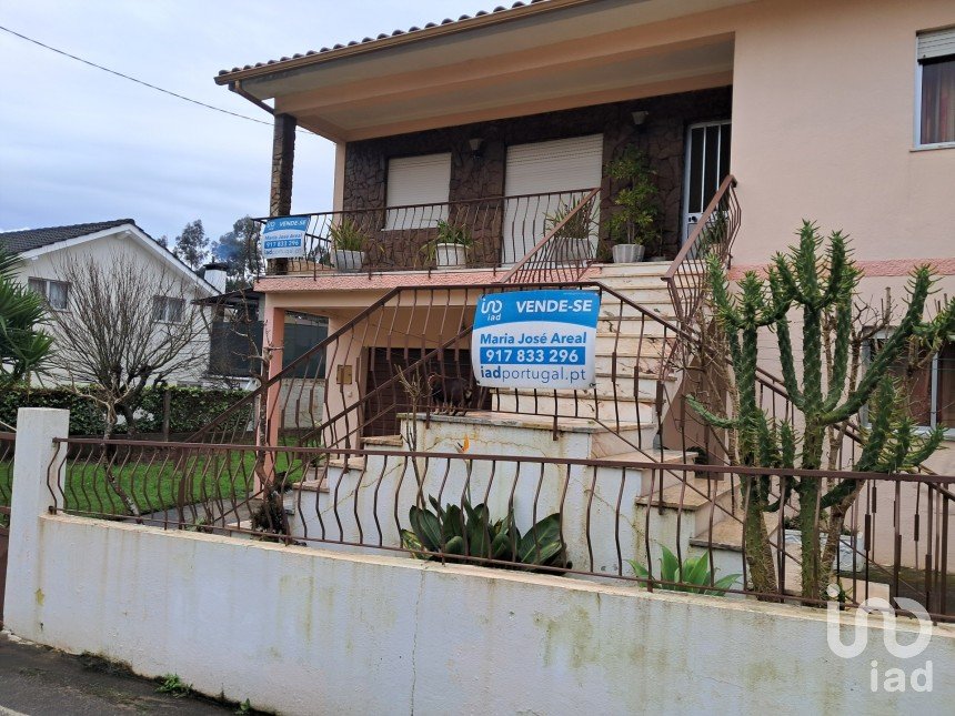 Moradia T4 em Campos e Vila Meã de 254 m²