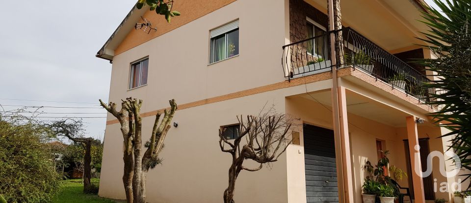 Moradia T4 em Campos e Vila Meã de 254 m²