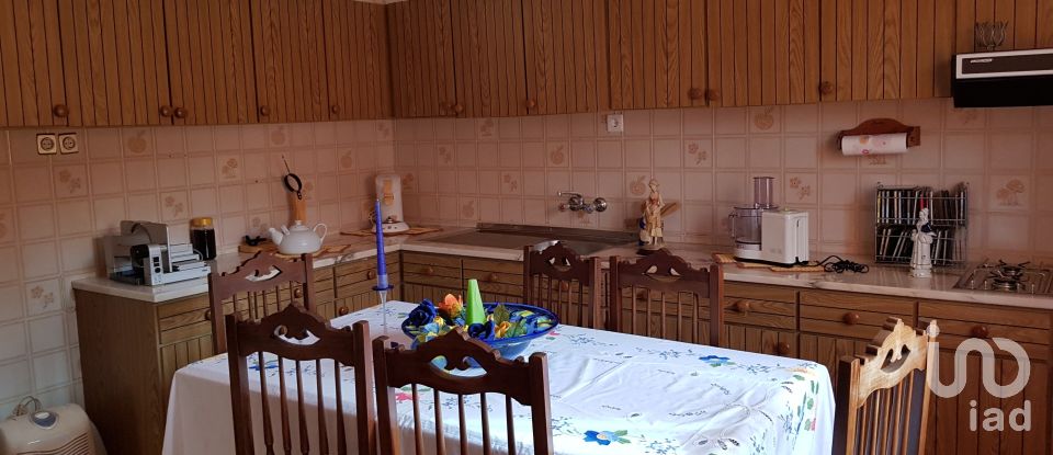 Moradia T4 em Campos e Vila Meã de 254 m²