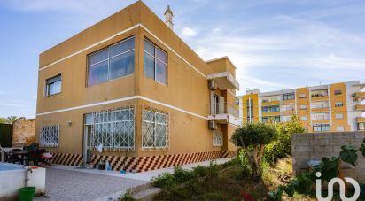 House T4 in Quelfes of 243 m²