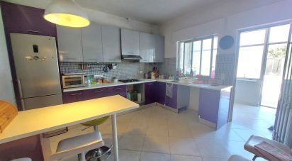 House T4 in Quelfes of 243 m²