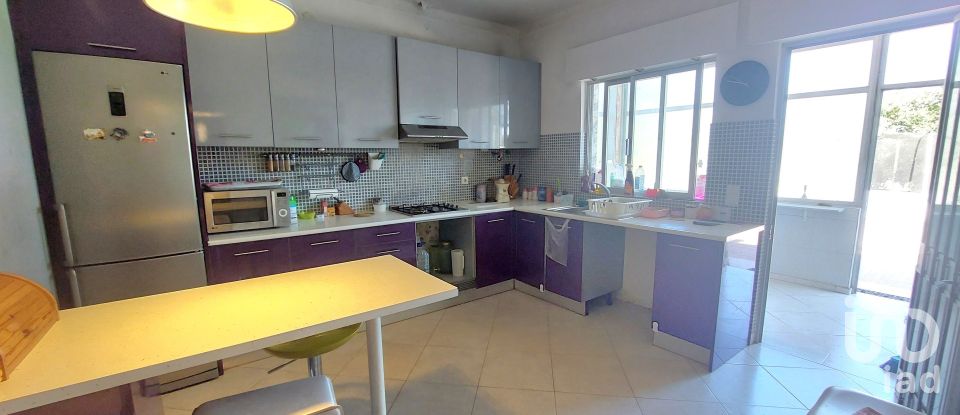 Moradia T4 em Quelfes de 243 m²