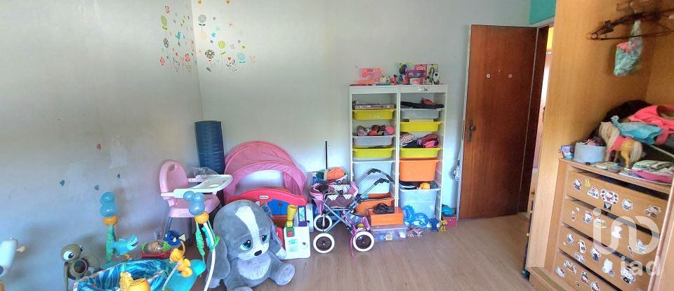 Moradia T4 em Quelfes de 243 m²