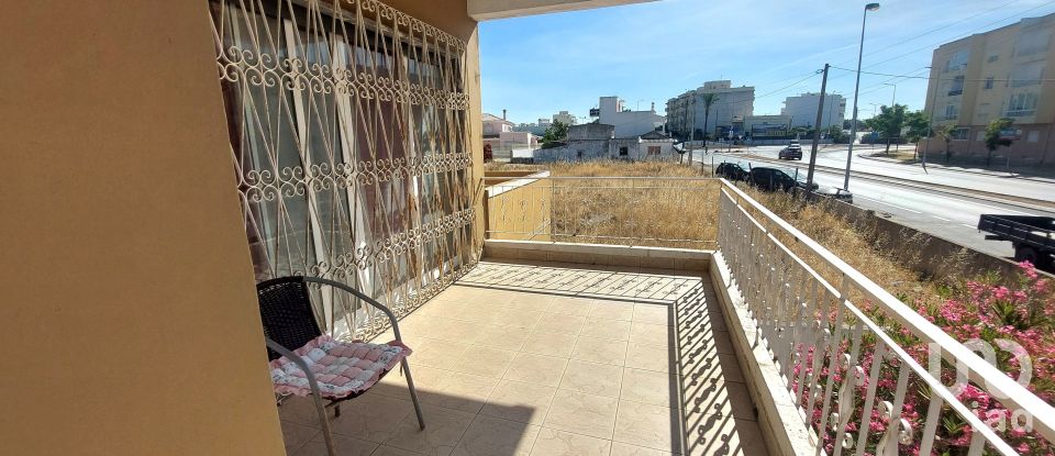 Moradia T4 em Quelfes de 243 m²