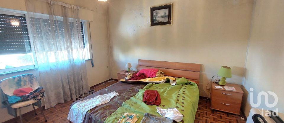 Moradia T4 em Quelfes de 243 m²