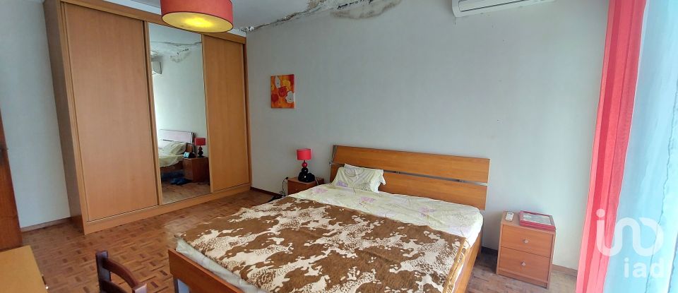 Moradia T4 em Quelfes de 243 m²