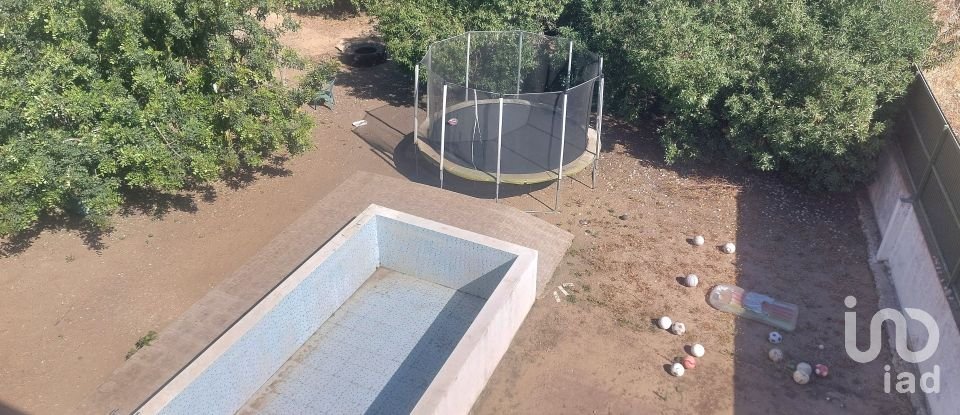 Moradia T4 em Quelfes de 243 m²