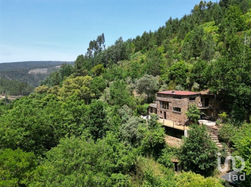 Moradia T4 em Cadafaz e Colmeal de 71 m²